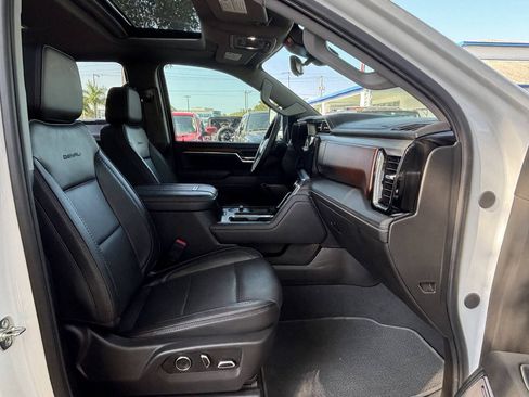 Used 2025 GMC Sierra 3500 Denali w/ Denali Reserve Package AWD/4WD image 33