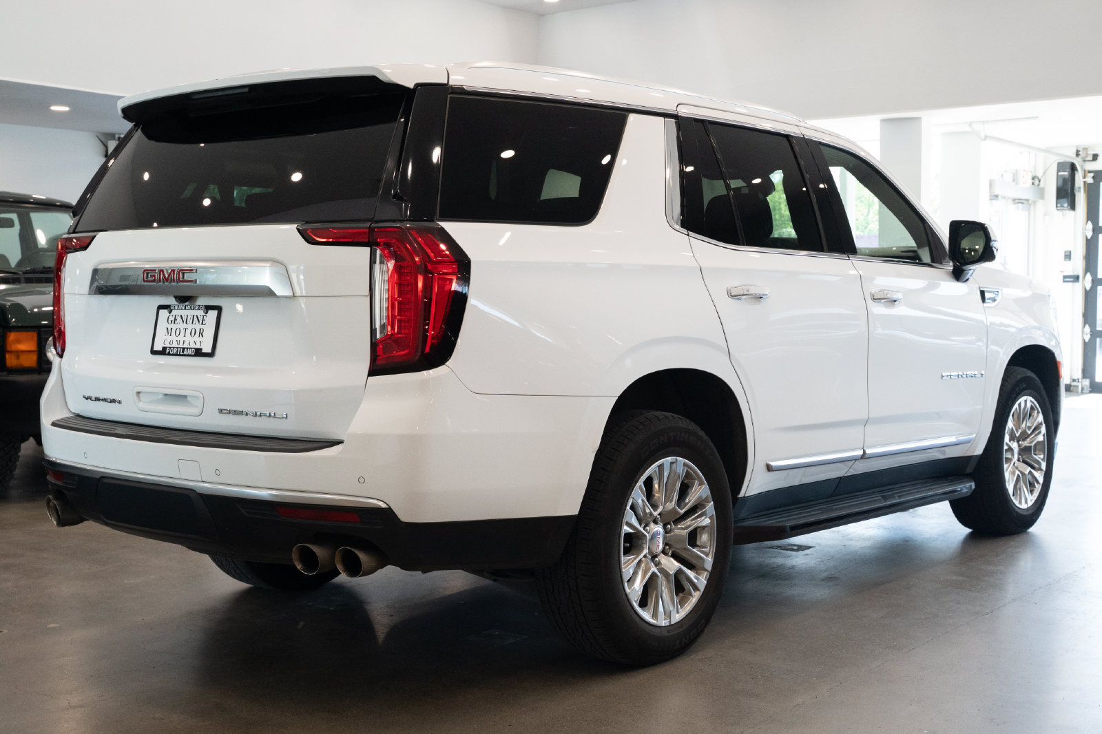Used 2022 GMC Yukon Denali AWD/4WD image 4