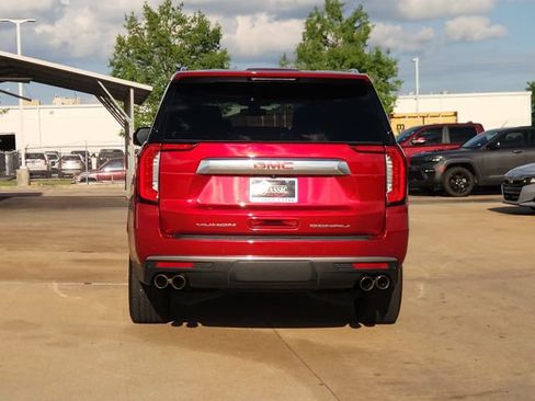 Used 2022 GMC Yukon XL Denali AWD/4WD image 6