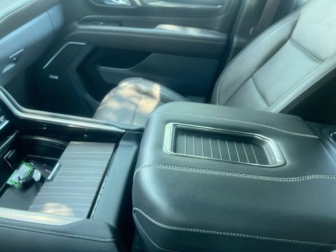 Used 2023 GMC Yukon Denali w/ Denali Reserve Package AWD/4WD image 21