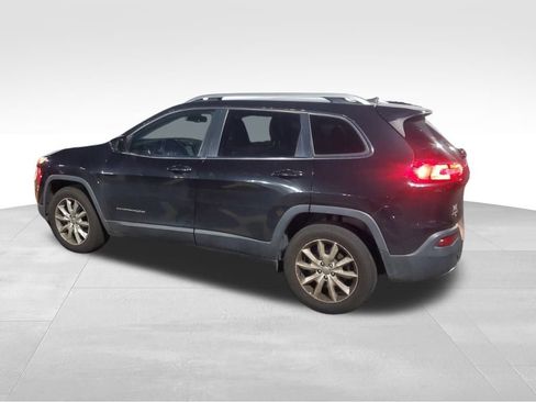 Used 2016 Jeep Cherokee Limited image 3