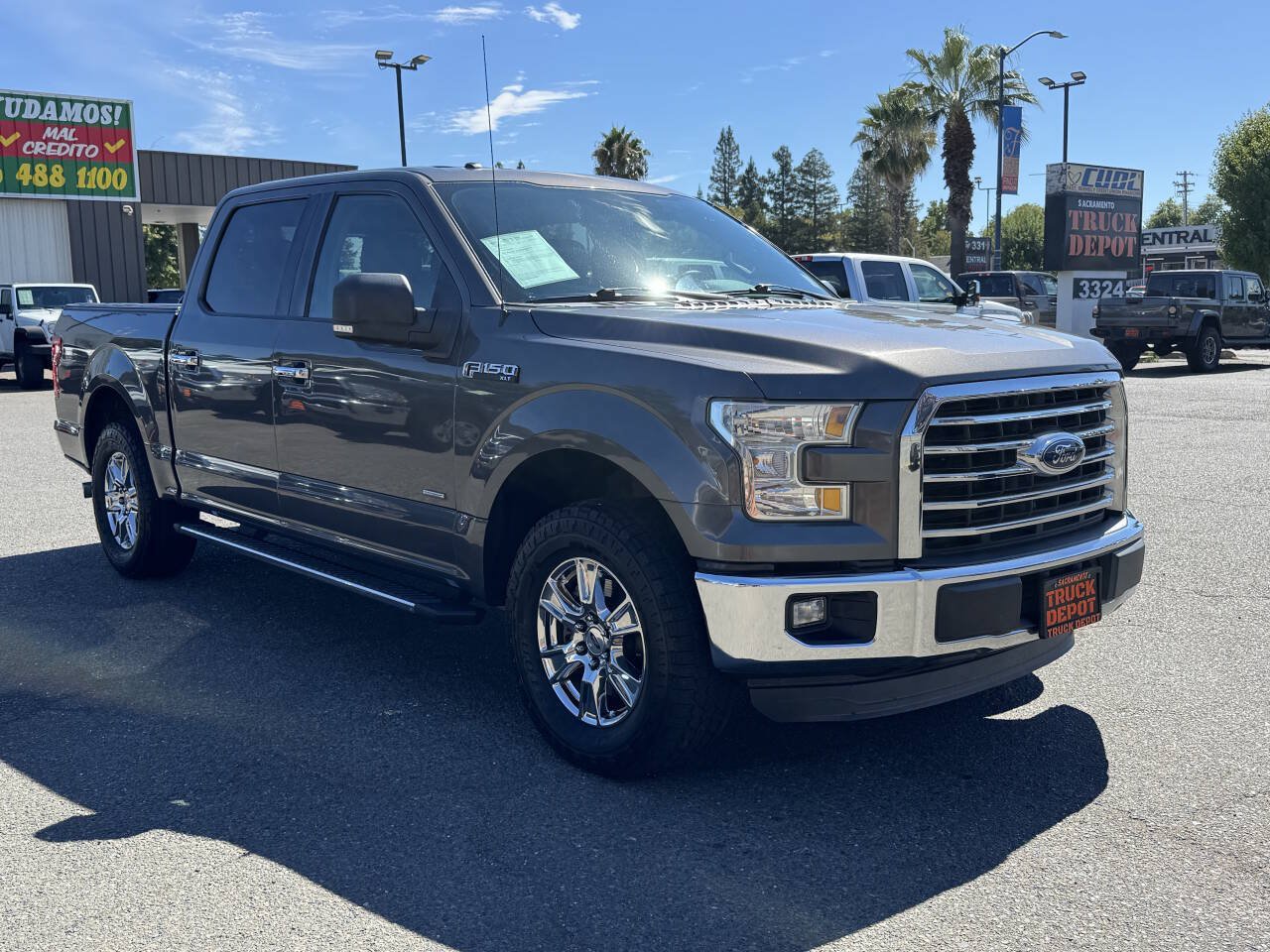 Used 2015 Ford F150 XLT w/ Equipment Group 302A Luxury RWD image 28