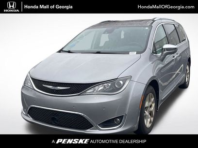 Used 2017 Chrysler Pacifica Limited w/ UConnect Theater Package