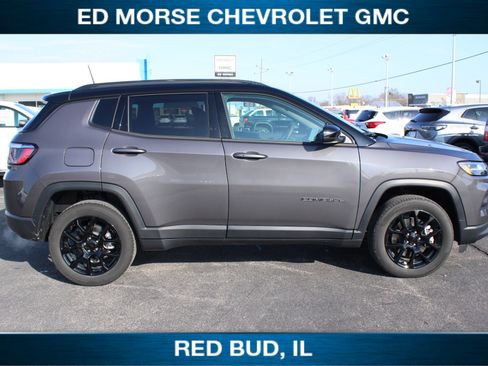 Used 2024 Jeep Compass Latitude w/ Convenience Group image 2