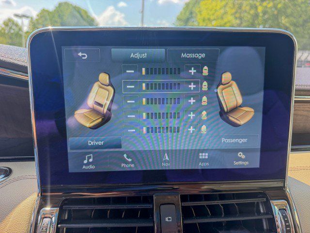 Used 2019 Lincoln Navigator Reserve AWD/4WD image 14