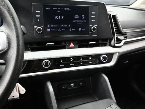 Used 2025 Kia Sportage LX FWD image 40