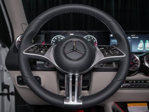 New 2026 Mercedes-Benz GLB 250 image 20