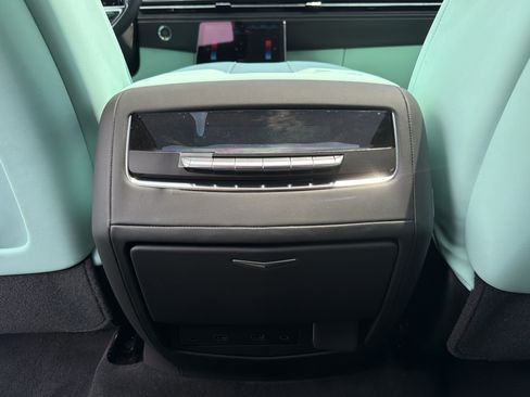 Used 2026 Cadillac Escalade Platinum Sport w/ LPO, Floor Liner Package AWD/4WD image 47