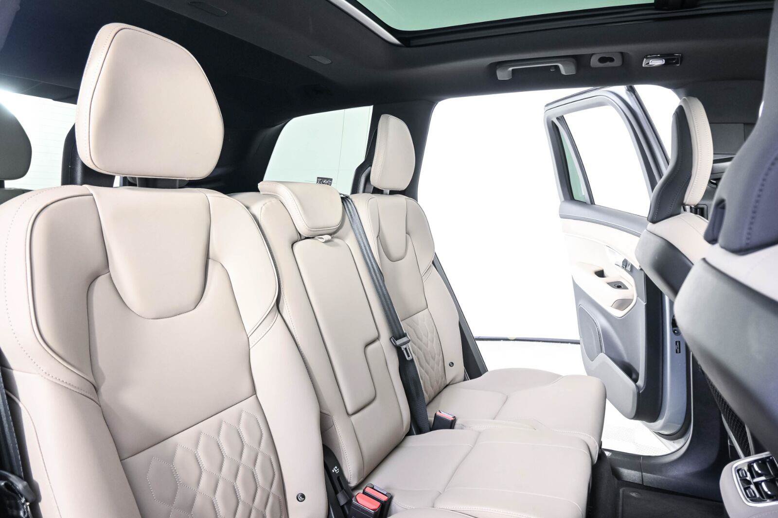 Certified 2026 Volvo XC90 B6 Plus AWD/4WD image 20