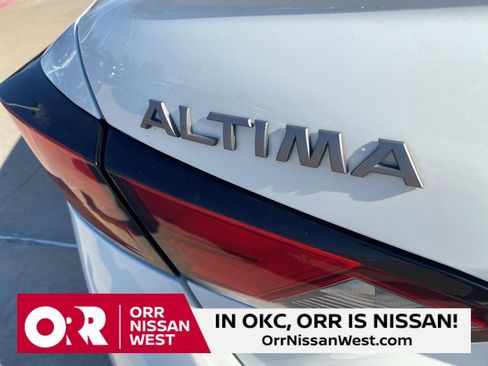 Used 2024 Nissan Altima 2.5 SR image 10