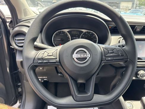New 2025 Nissan Kicks Play S image 12