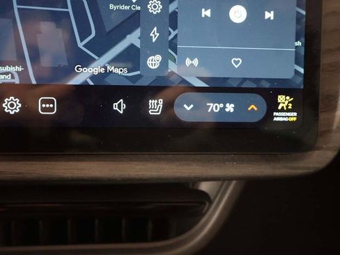 Used 2023 Rivian R1S Adventure image 54