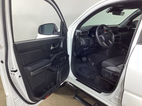 Used 2024 Toyota Tacoma TRD Off-Road AWD/4WD image 9