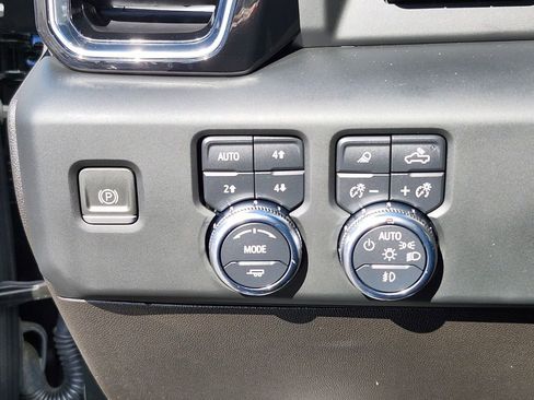 Used 2024 GMC Sierra 2500 Denali Ultimate image 24