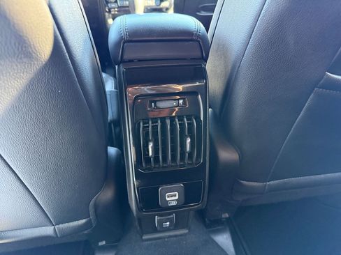 Used 2025 Jeep Compass Limited image 24