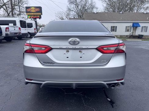 Used 2018 Toyota Camry SE image 5