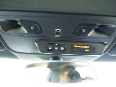 Used 2021 Chevrolet Camaro LT image 20