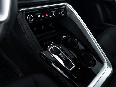 New 2025 Audi Q5 Premium image 11