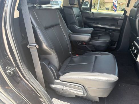 Used 2023 Ford Expedition XLT RWD image 15