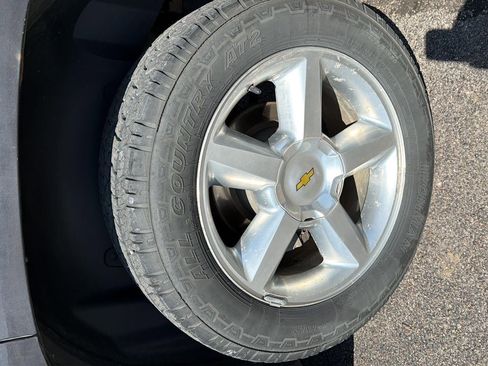 Used 2011 Chevrolet Tahoe LTZ AWD/4WD image 31