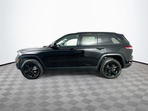 Certified 2024 Jeep Grand Cherokee Altitude AWD/4WD image 7