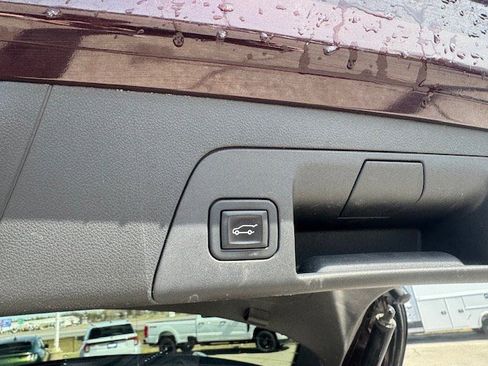 Used 2023 Buick Envision Avenir image 33