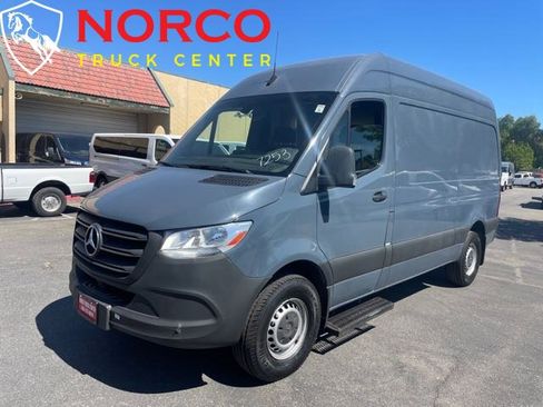 Used 2019 Mercedes-Benz Sprinter 144 image 4