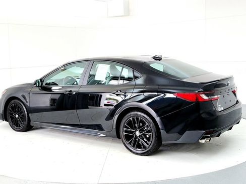 Used 2025 Toyota Camry SE w/ Convenience Package AWD/4WD image 4