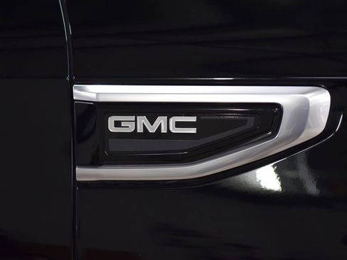 Used 2024 GMC Yukon Denali image 16