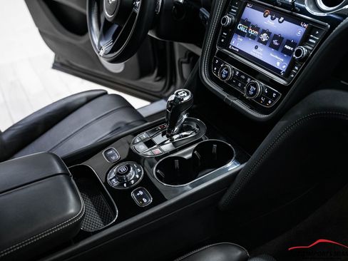 Used 2018 Bentley Bentayga image 74
