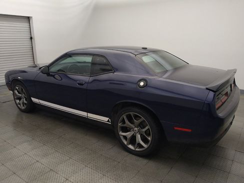 Used 2017 Dodge Challenger SXT RWD image 3