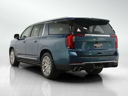 Used 2025 GMC Yukon XL Denali w/ Denali Reserve Package AWD/4WD image 3