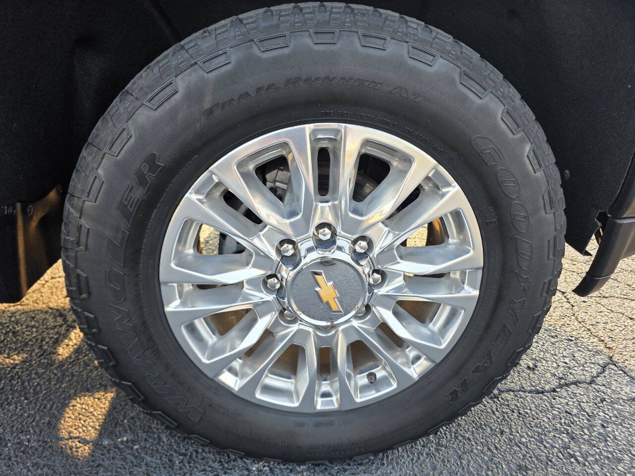 Used 2022 Chevrolet Silverado 2500 High Country w/ Z71 Off-Road Package AWD/4WD image 30