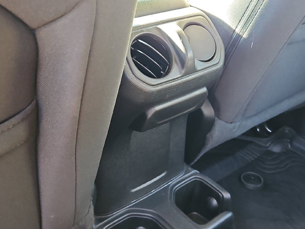 Used 2022 Jeep Wrangler Unlimited Sport AWD/4WD image 15