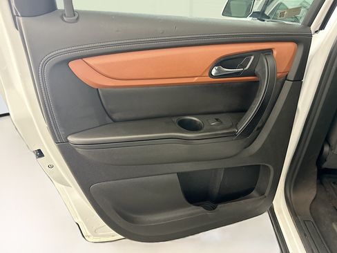 Used 2017 Chevrolet Traverse LT w/ Style and Technology Package AWD/4WD image 26