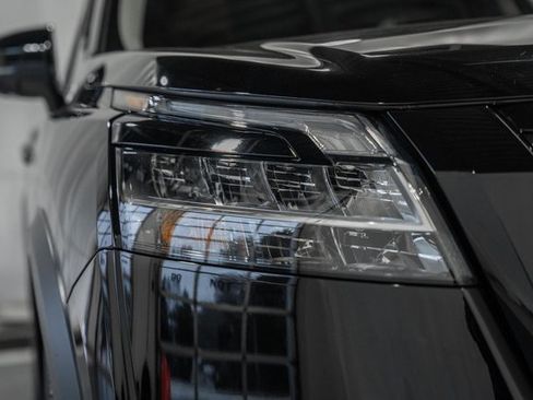 Used 2024 Nissan Pathfinder Platinum w/ Black Appearance Package image 12