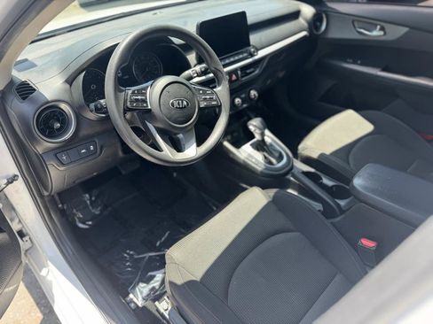 Used 2021 Kia Forte LXS FWD image 8
