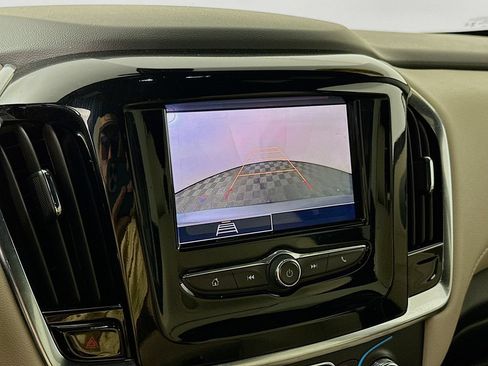 Used 2023 Chevrolet Traverse LS w/ Safety Package FWD image 19