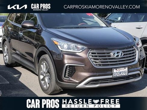 Used 2018 Hyundai Santa Fe SE FWD image 1