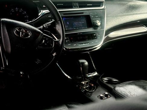 Used 2013 Toyota Avalon XLE Premium image 3