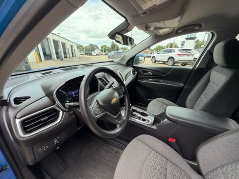 Used 2024 Chevrolet Equinox LT w/ LPO, Floor Liner Package FWD image 10