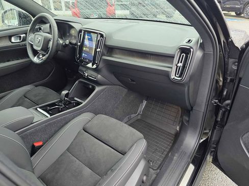 Used 2023 Volvo XC40 Recharge Ultimate w/ Protection Package Premier image 12
