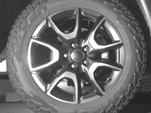 Used 2025 Jeep Compass Trailhawk AWD/4WD image 15