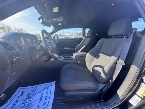 Used 2012 Dodge Challenger R/T image 17