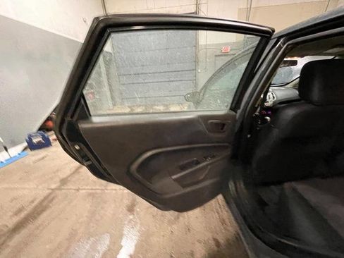 Used 2011 Ford Fiesta SE w/ 201A Rapid Spec Order Code image 22