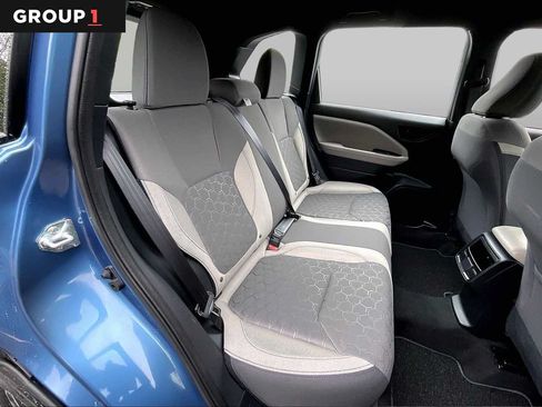 Used 2025 Subaru Forester AWD/4WD image 19