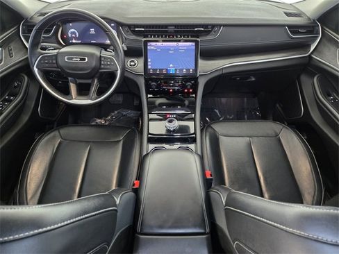 Used 2022 Jeep Grand Cherokee Limited image 4