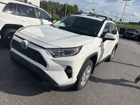 Used 2021 Toyota RAV4 XLE AWD/4WD image 1