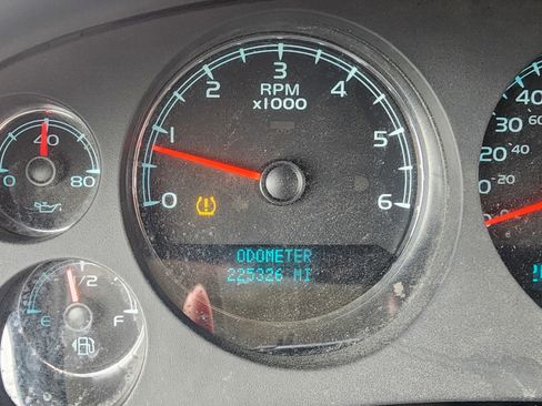 Used 2008 Chevrolet Suburban LT w/ Convenience Package 1 image 5