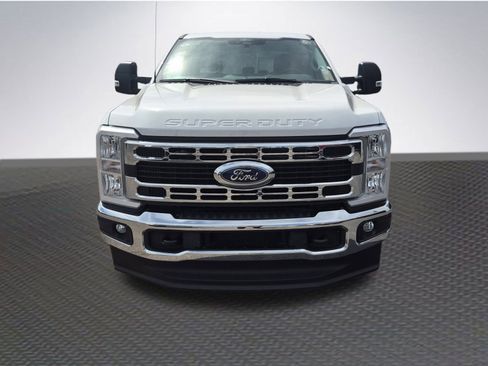Used 2024 Ford F250 XLT image 3